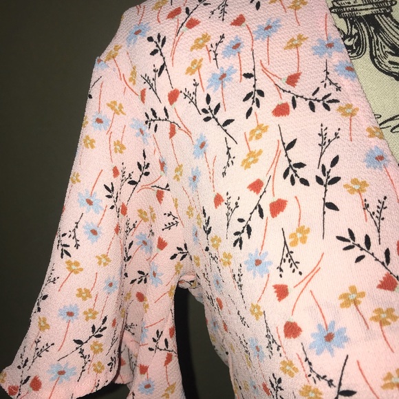 Pink Floral Casual Crop Top - Picture 3 of 5